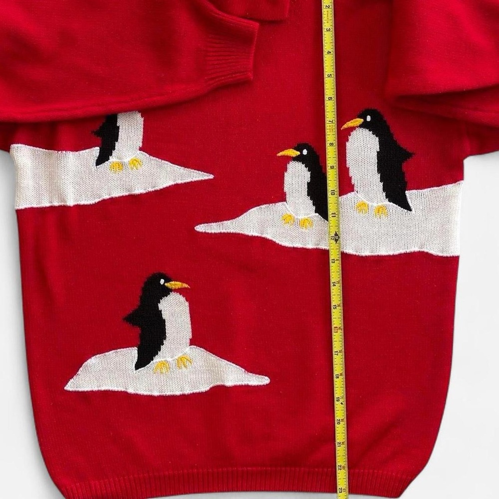 Vintage That’s Me! Red Turtleneck Penguin Animal Sweater - Picture 4 of 6